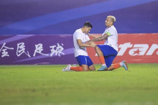 赛后，波切蒂诺也盛赞帕尔默：“他在我眼里是个指挥官，能串联队伍。